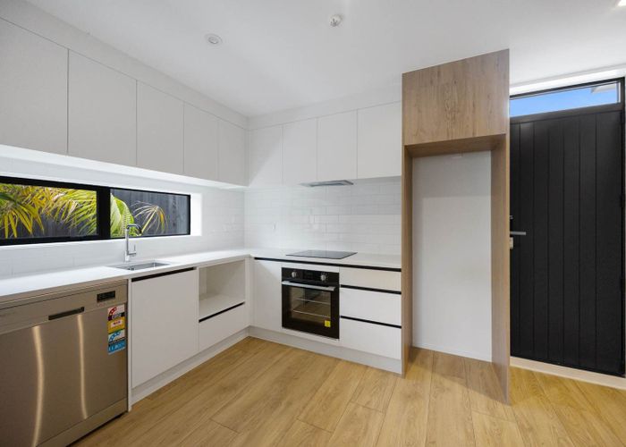  at 1/16 Treasure Lane, Te Atatu South, Waitakere City, Auckland