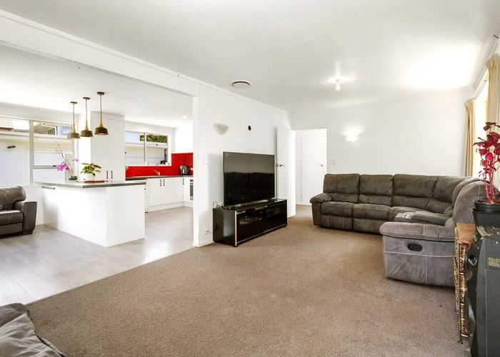  at 17 Nassau Avenue, Grenada North, Wellington