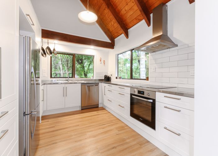  at 190 Glengarry Road, Glen Eden, Auckland