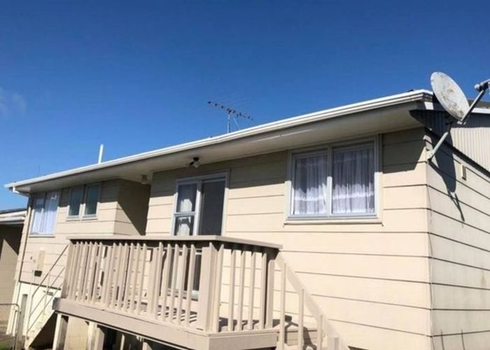  at 84a Greenslade Cres, Northcote, North Shore City, Auckland