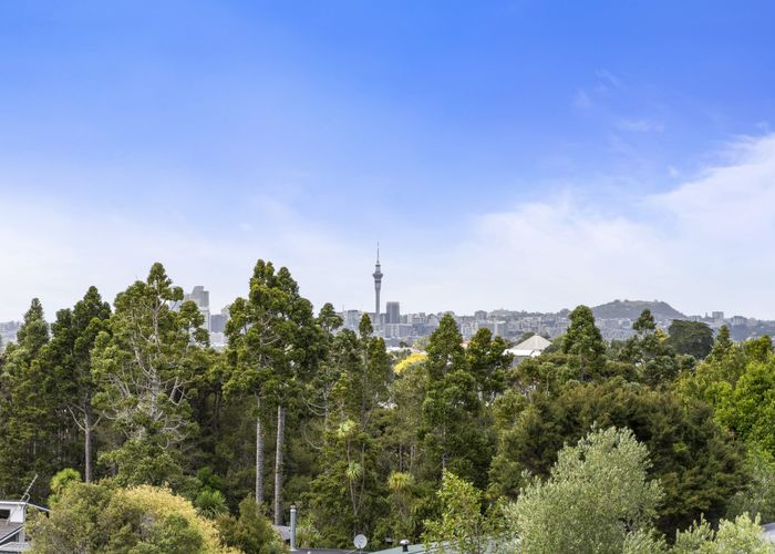  at 17 Raymond Terrace, Northcote, Auckland