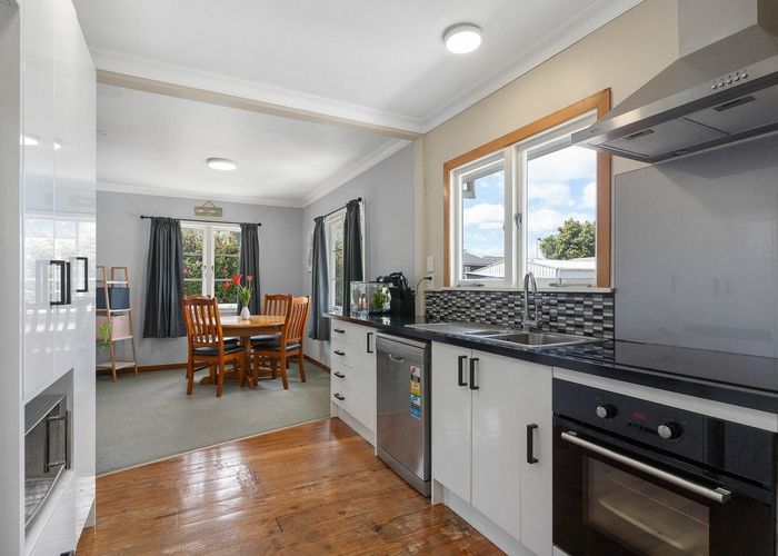  at 8 Watling Street, Gate Pa, Tauranga