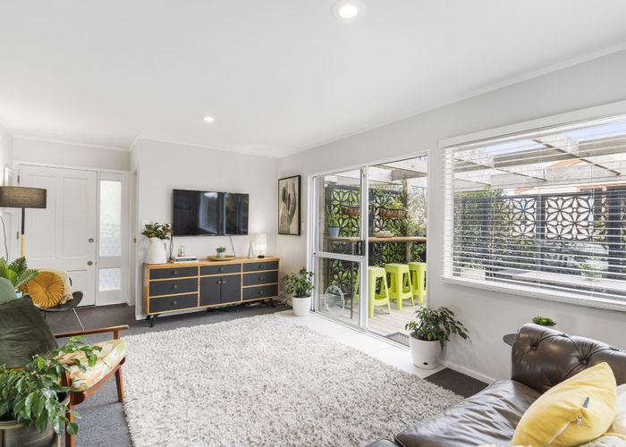  at 2/98 Birkenhead Avenue, Birkenhead, Auckland