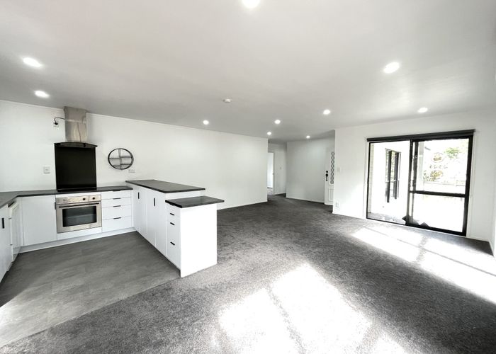  at 81 Totaravale Drive, Totara Vale, North Shore City, Auckland