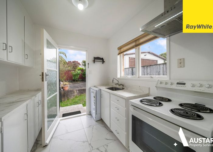  at 2/9 Duke Street, Mount Roskill, Auckland City, Auckland