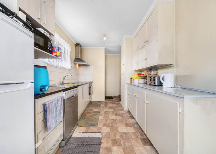  at 2/8 Allen Street, Mangere East, Manukau City, Auckland