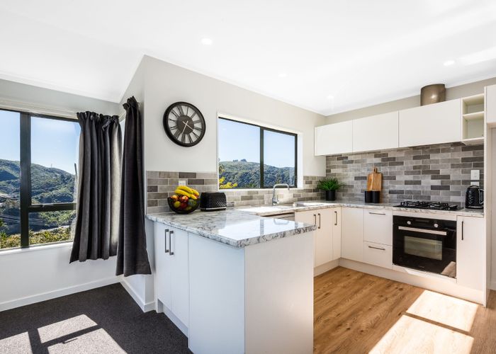  at 16 Mcmanaway Grove, Stokes Valley, Lower Hutt