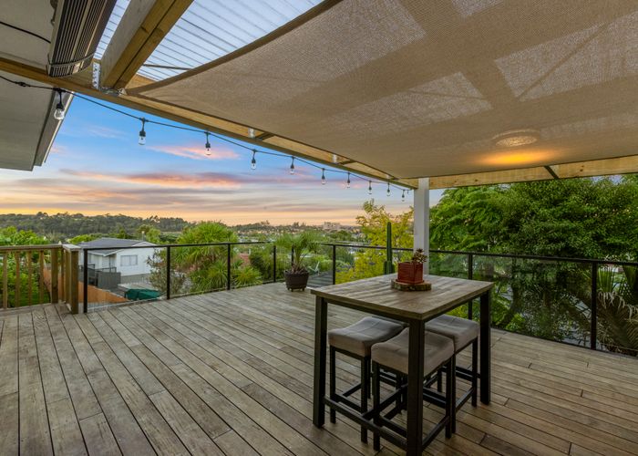  at 52 Solar Road, Glen Eden, Auckland