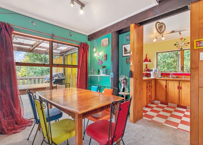  at 112 Candia Road, Henderson Valley, Auckland
