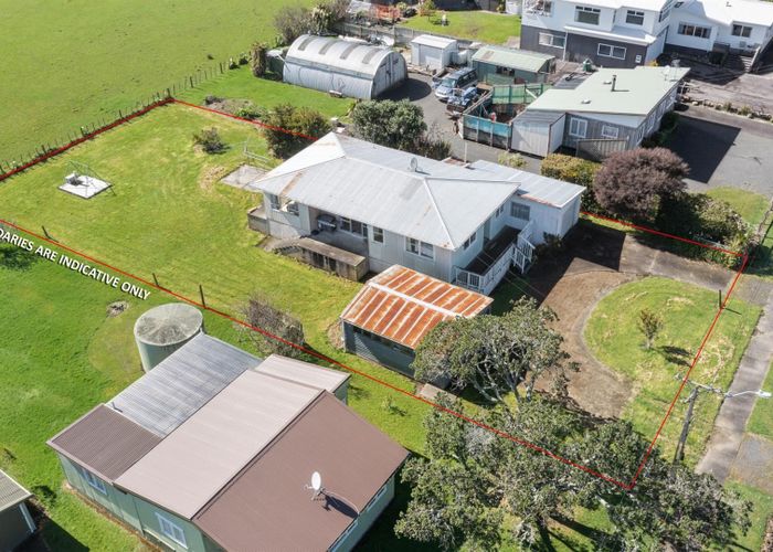 Free property data for 14 Karaka Road, Kawakawa Bay homes.co.nz