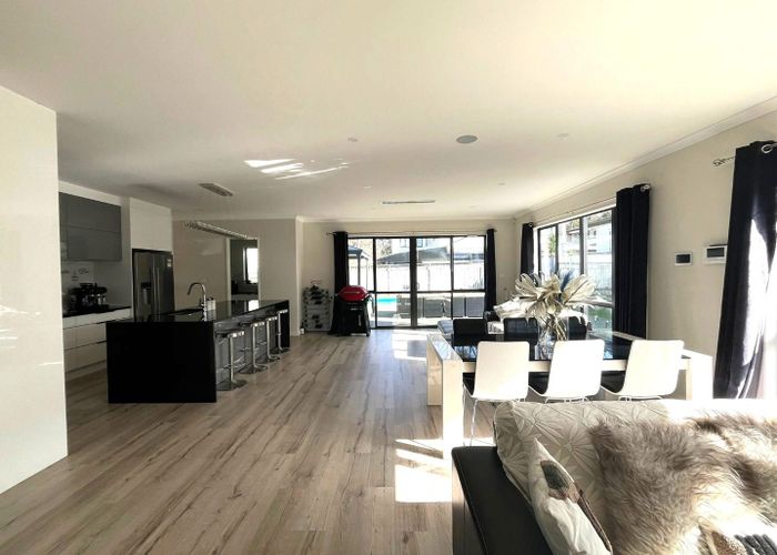  at 64 Mettam Drive, Swanson, Waitakere City, Auckland