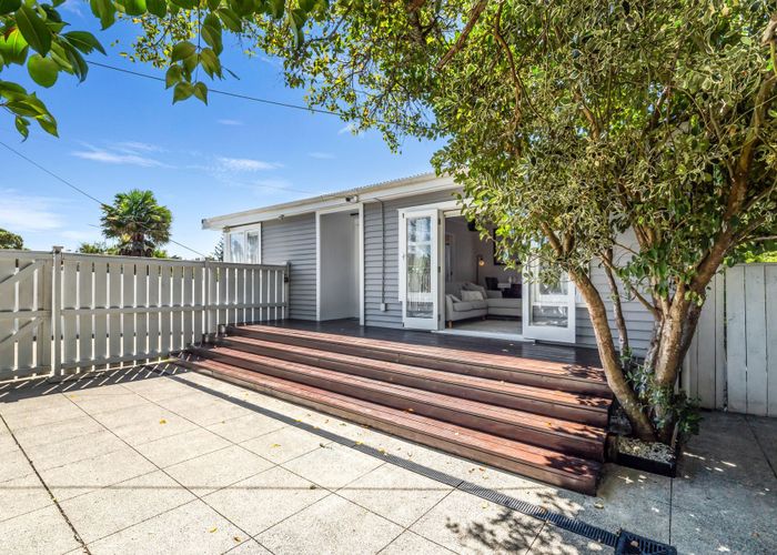  at 90 Glendale Road, Glen Eden, Waitakere City, Auckland