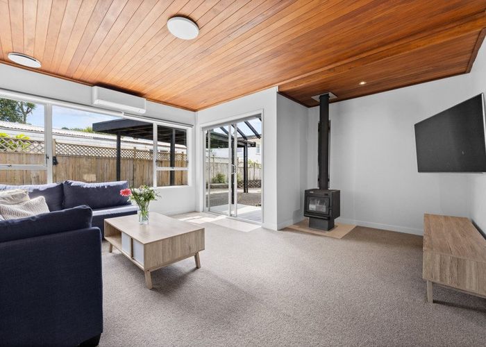  at 2/15 Rotoiti Avenue, Pakuranga Heights, Manukau City, Auckland