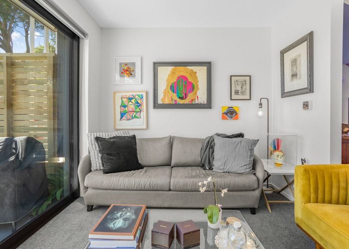  at 4C Ferry Road, Days Bay, Lower Hutt