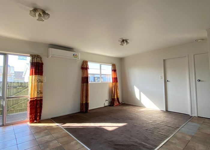  at 2/54 Kenderdine Road, Papatoetoe, Manukau City, Auckland