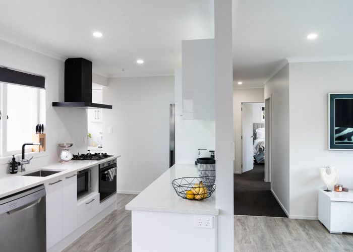  at 18a Crosby Rd, West Harbour, Waitakere City, Auckland