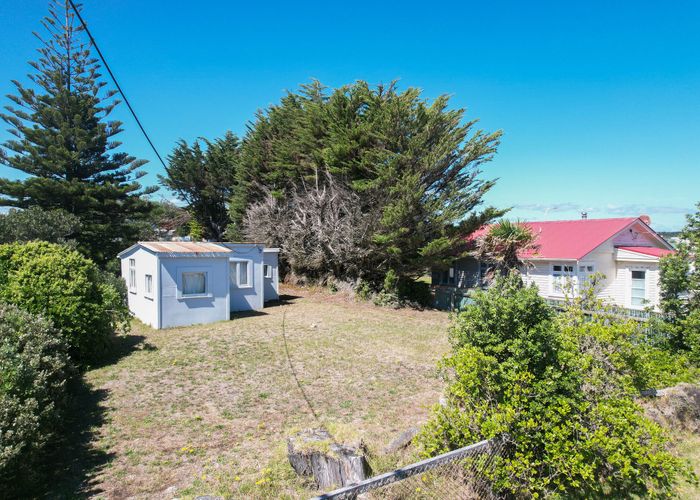  at 98 Park Avenue, Waitārere Beach, Levin
