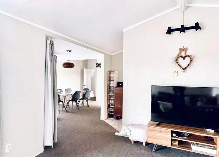  at 131 West Harbour Drive, West Harbour, Waitakere City, Auckland