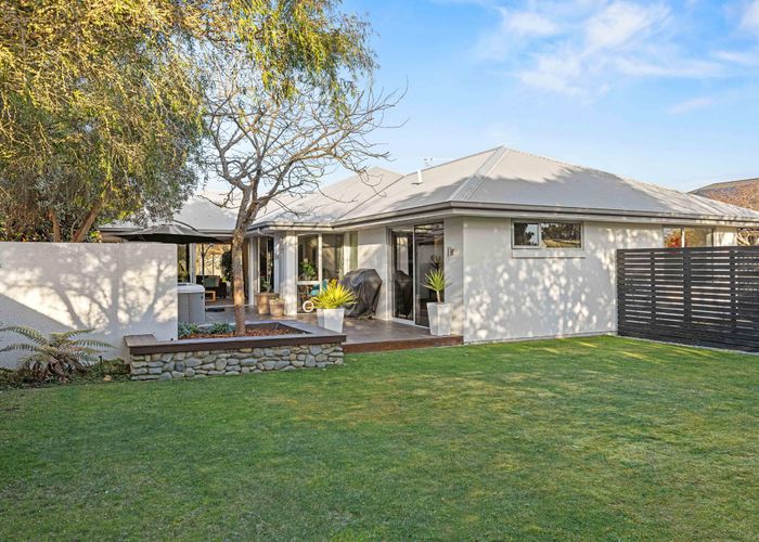  at 32 Rue De La Mare, Parklands, Christchurch City, Canterbury