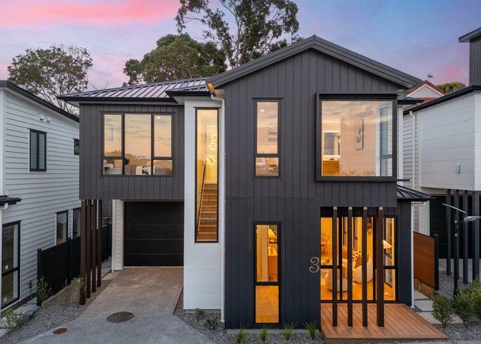  at 8 Park Rise, Campbells Bay, North Shore City, Auckland