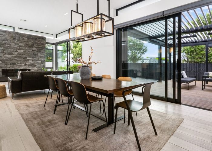  at 49 St Andrews Square, Strowan, Christchurch City, Canterbury