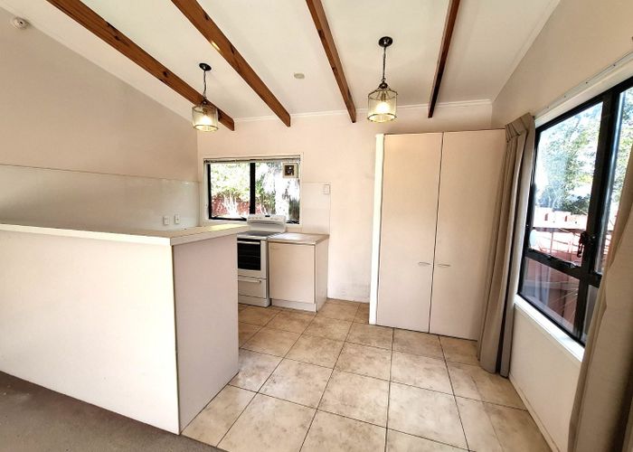  at 1A Charnley Grove, Glenfield, North Shore City, Auckland