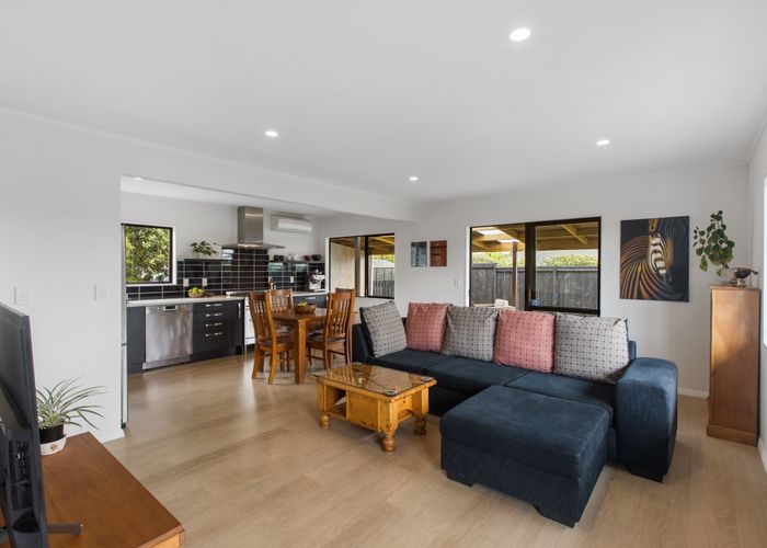  at 1/105 Lancaster Road, Beach Haven, Auckland