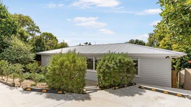  at 9 Hollinbrigg Place, Manurewa, Auckland