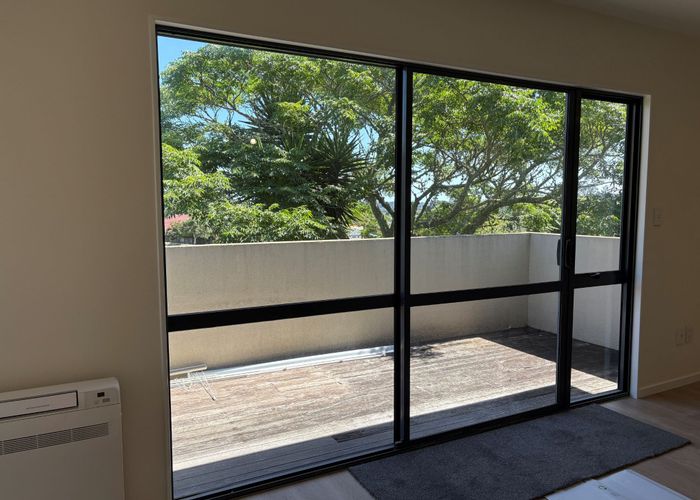  at 33 Bronzewing, Unsworth Heights, North Shore City, Auckland