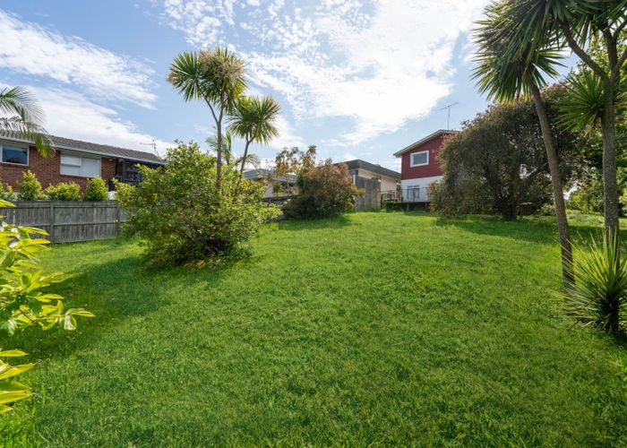  at 4 Lanark Street, Milford, North Shore City, Auckland