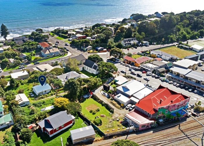  at 15 Beach Road, Paekakariki