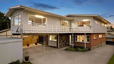  at 939 Beach Road, Torbay, Auckland