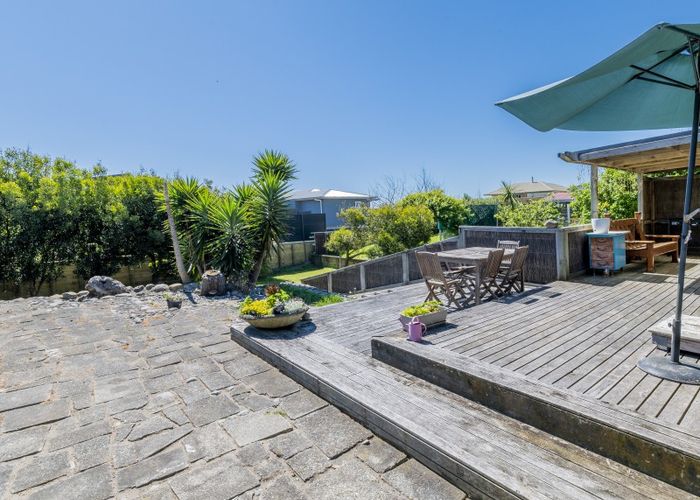 Free property data for 15 Mahoe Street, Otaki Beach, Otaki homes.co.nz