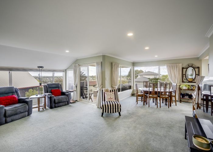  at 76a Churchill Drive, Taradale, Napier, Hawke's Bay