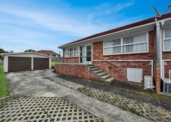  at 7A & 2/7 Woolfield Road, Papatoetoe, Manukau City, Auckland