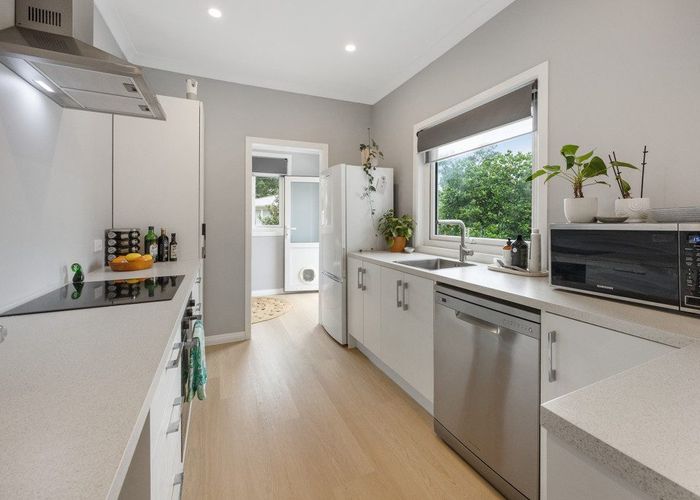  at 81A Woodglen Road, Glen Eden, Waitakere City, Auckland