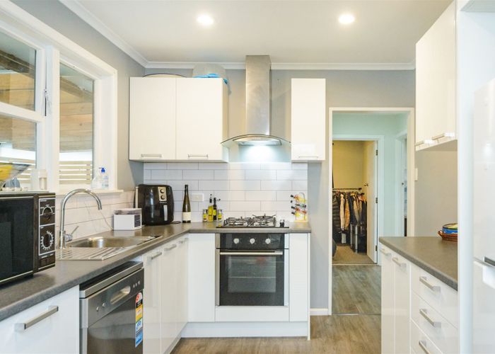  at 17 Norwich Place, Awapuni, Palmerston North