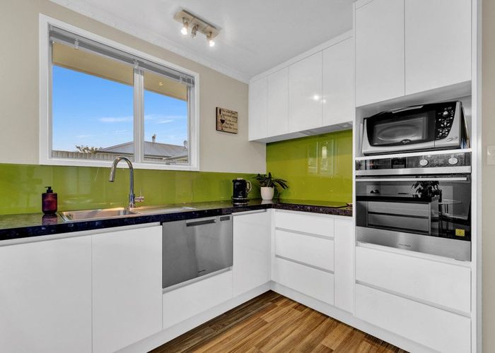  at 2/122 Cavendish Road, Casebrook, Christchurch City, Canterbury
