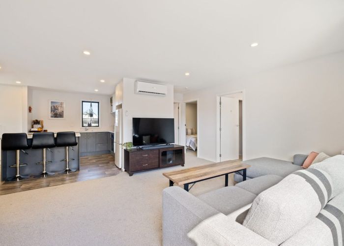  at 2/19 Tensing Place, Sockburn, Christchurch City, Canterbury