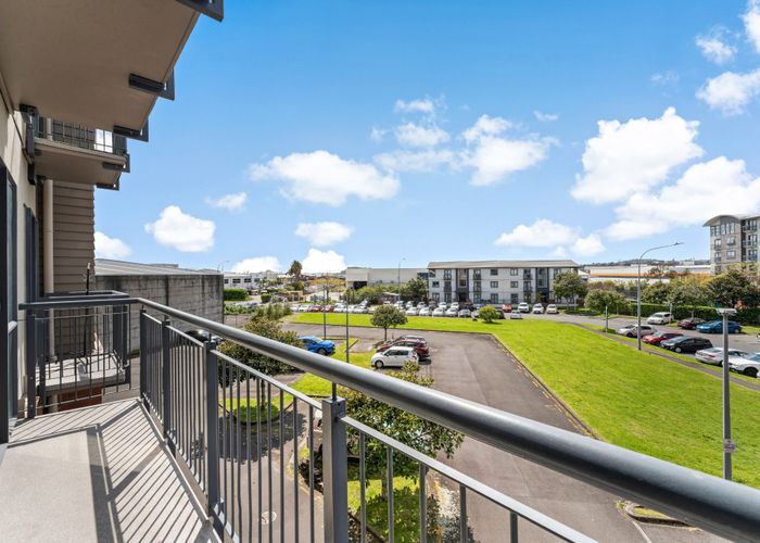 at 3L/17 Crown Lynn Place, New Lynn, Auckland