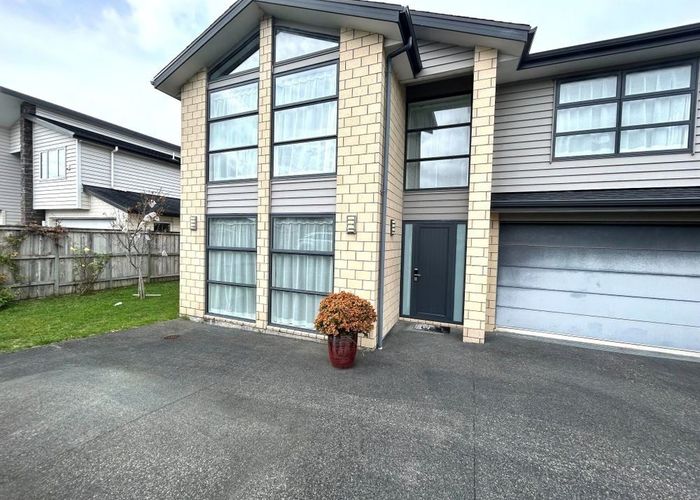  at 10 Irongate Avenue, Ranui, Auckland