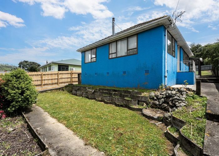  at 15 Maher Place, Porirua, Porirua, Wellington