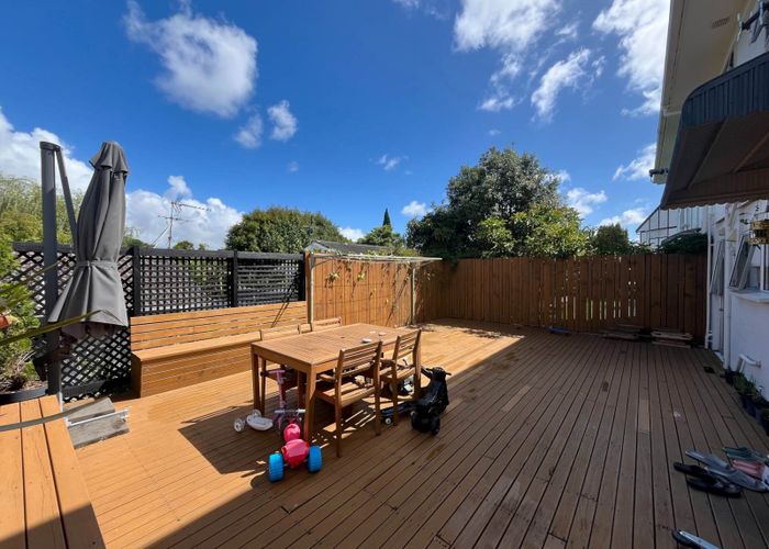  at 2/41 Seabrook Avenue, New Lynn, Waitakere City, Auckland