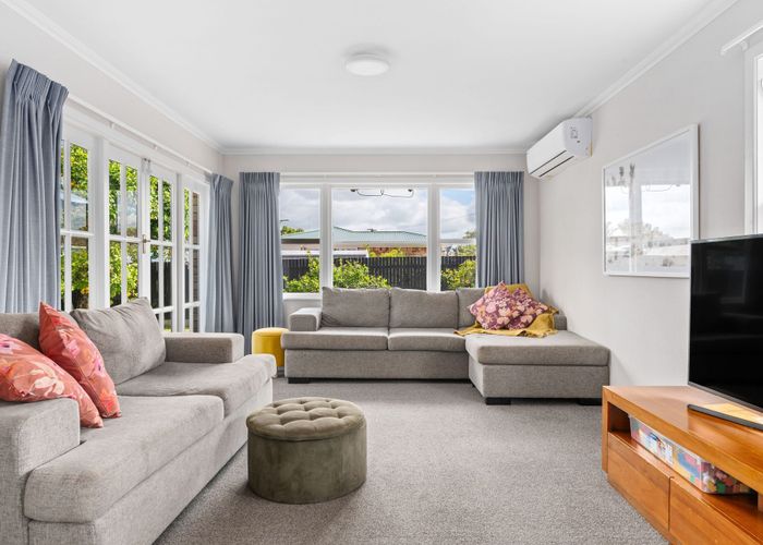  at 8 Casper Street, Fairfield, Hamilton