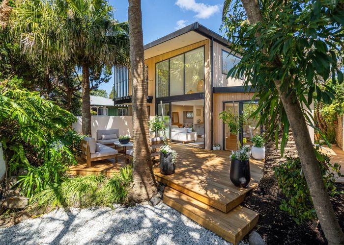  at 2/236 Beach Road, Campbells Bay, Auckland