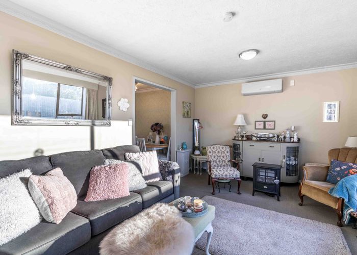  at 2/124 Margaret Street, Glengarry, Invercargill