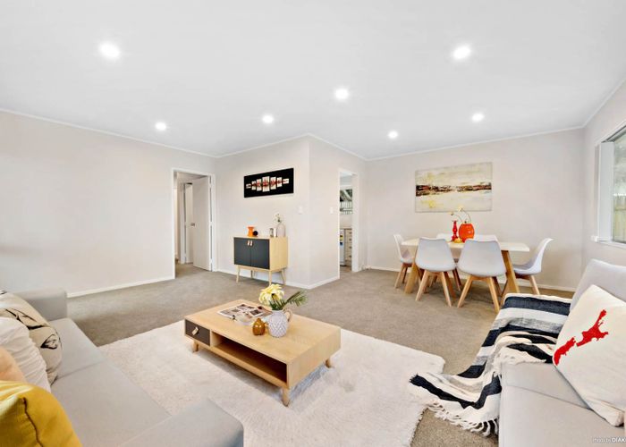  at 2/21 Maywood Crescent, Glen Eden, Auckland