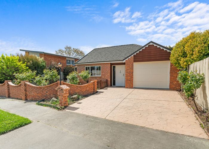  at 8 Reading Street, Upper Riccarton, Christchurch