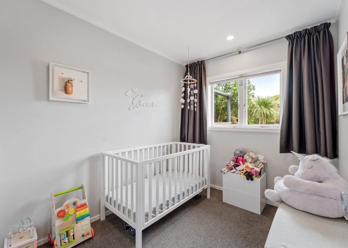  at 2/18 Parr Terrace, Castor Bay, Auckland