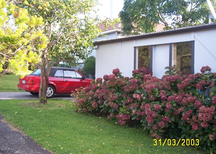  at 77 Tahapa Crescent, Meadowbank, Auckland